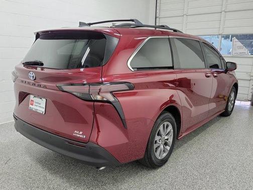 Ruby Flare Pearl 2023 Toyota Sienna XLE