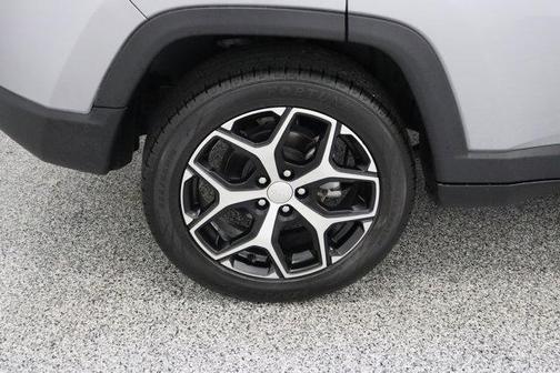 Silver Zynith 2024 Jeep Compass Latitude