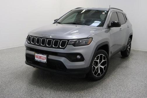 Silver Zynith 2024 Jeep Compass Latitude