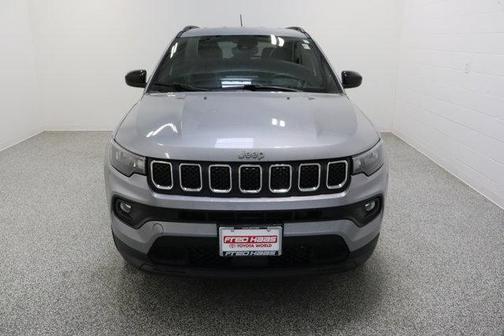 Silver Zynith 2024 Jeep Compass Latitude