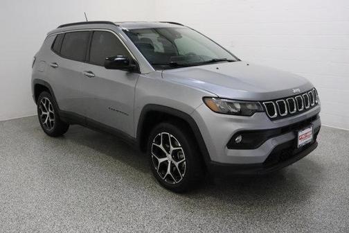 Silver Zynith 2024 Jeep Compass Latitude
