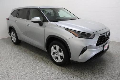 Celestial Silver Metallic 2025 Toyota Highlander LE