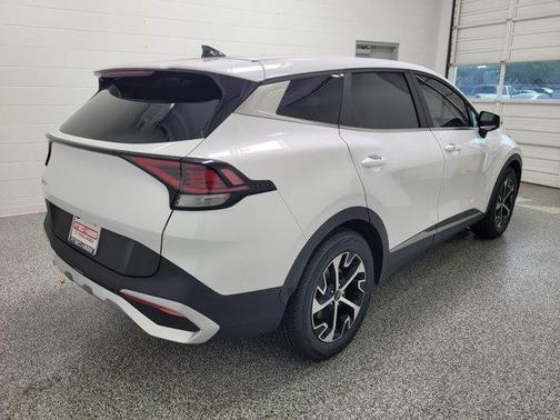 Glacial White Pearl 2023 Kia Sportage EX