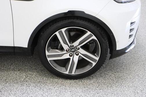 Fuji White 2023 Land Rover Discovery P360 Metropolitan Edition