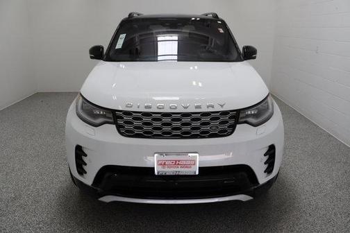 Fuji White 2023 Land Rover Discovery P360 Metropolitan Edition