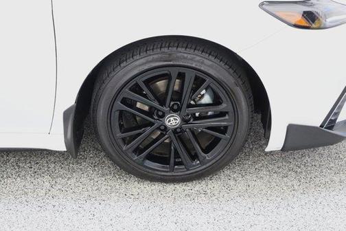 Ice 2025 Toyota Camry SE