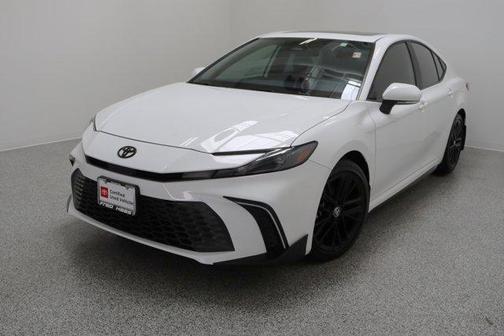 Ice 2025 Toyota Camry SE