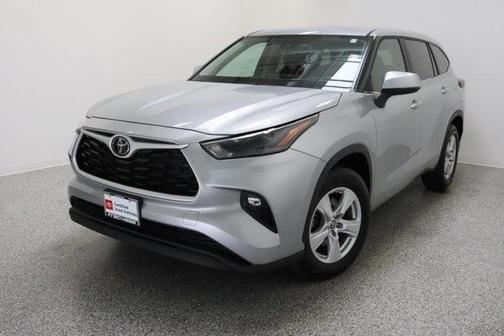 Celestial Silver Metallic 2025 Toyota Highlander LE