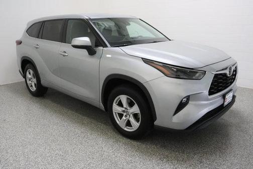 Celestial Silver Metallic 2025 Toyota Highlander LE