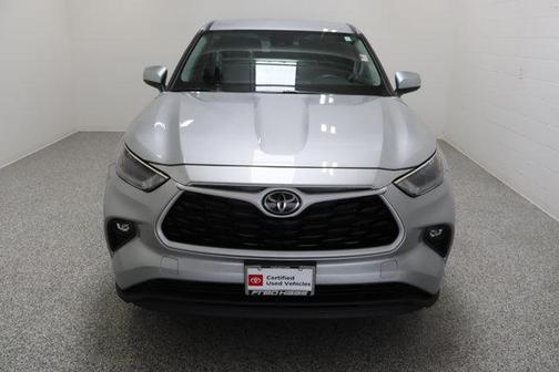 Celestial Silver Metallic 2025 Toyota Highlander LE