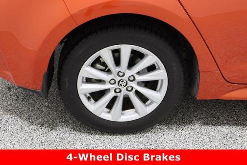 2025 Toyota Corolla Hatchback SE