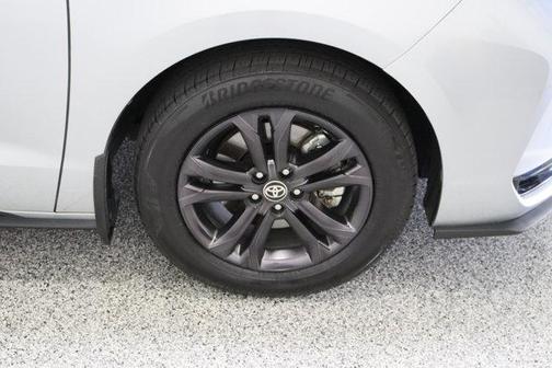 Celestial Silver Metallic 2025 Toyota Sienna XSE 2.5L/ELECTRIC