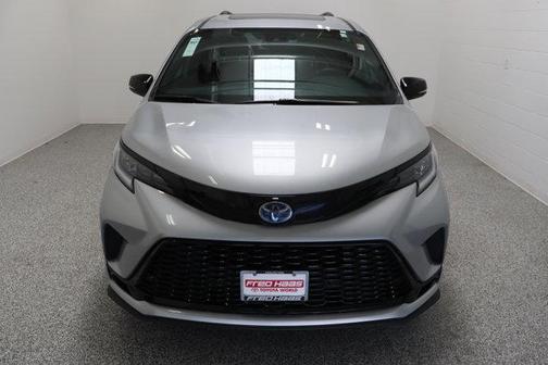Celestial Silver Metallic 2025 Toyota Sienna XSE 2.5L/ELECTRIC