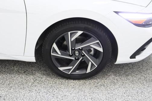 White 2025 Hyundai ELANTRA SEL Convenience