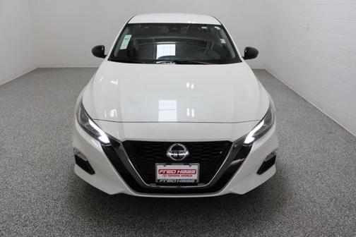 White 2022 Nissan Altima 2.5 SR