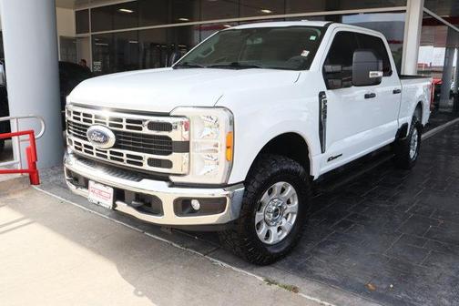 Oxford White 2023 Ford F-250 XLT