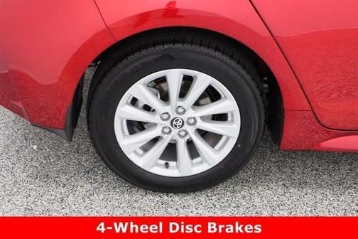 2025 Toyota Corolla Hatchback SE