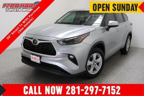 Celestial Silver Metallic 2025 Toyota Highlander LE