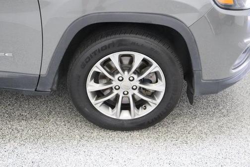 Sting Gray Clearcoat 2020 Jeep Cherokee Latitude Plus