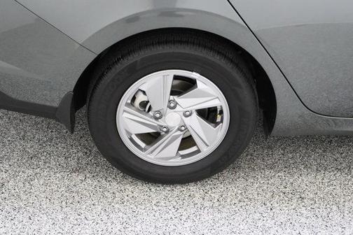 Amazon Gray 2025 Hyundai ELANTRA SE