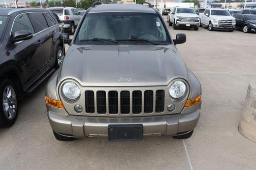 Bright Silver Clearcoat Metallic 2007 Jeep Liberty Sport