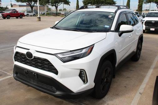 Ice 2025 Toyota RAV4 XLE