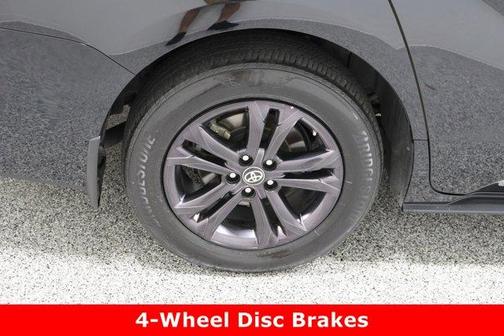 2024 Toyota Sienna Woodland Edition