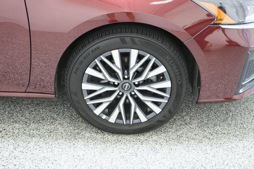 Garnet Pearl 2025 Nissan Altima SV