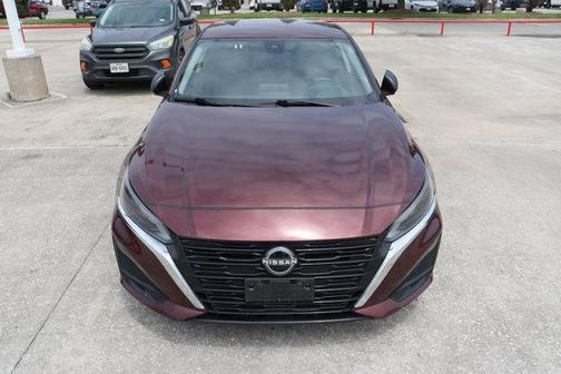 Garnet Pearl 2025 Nissan Altima SV