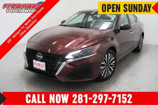 Garnet Pearl 2025 Nissan Altima SV