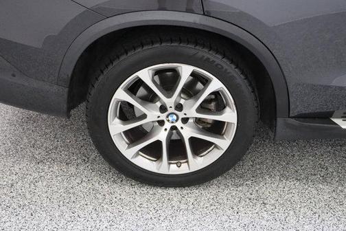 Metallic 2022 BMW X5 sDrive40i