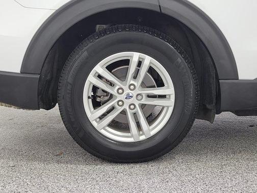 White 2020 Ford Explorer XLT