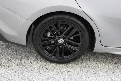 Metal 2025 Toyota Camry SE