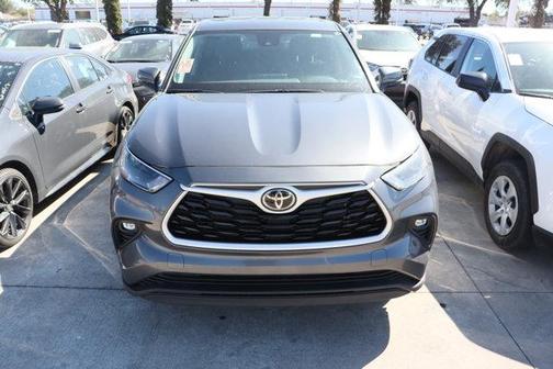 2025 Toyota Highlander LE