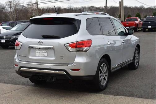 2016 Nissan Pathfinder SL