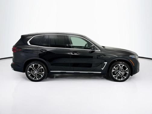 Black Sapphire Metallic 2026 BMW X5 sDrive40i