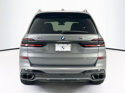 Gray Metallic 2027 BMW X7 M60i