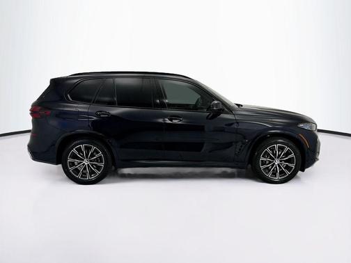 Carbon Black Metallic 2024 BMW X5 sDrive40i