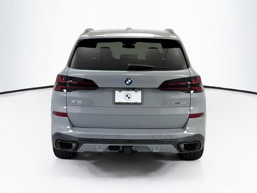 Gray Metallic 2026 BMW X5 xDrive40i