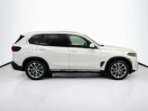 Alpine White 2026 BMW X5 xDrive40i