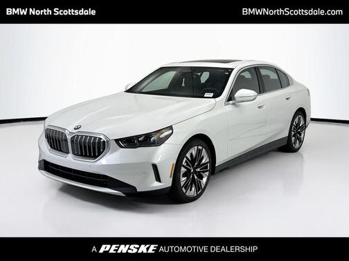 Mineral White Metallic 2026 BMW 530 i