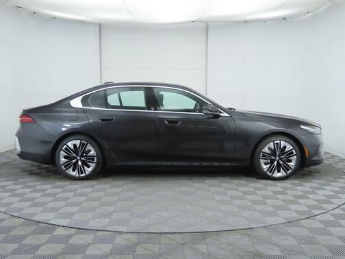 Dark Graphite 2026 BMW i5 eDrive40