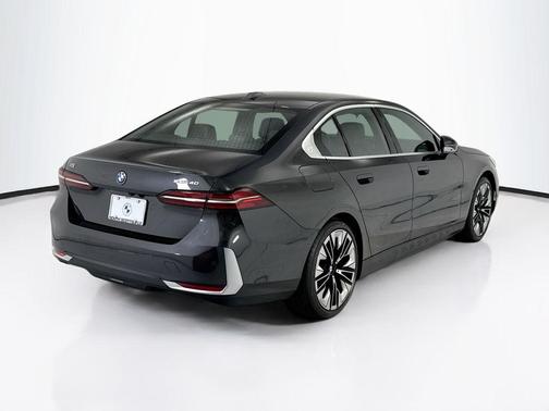 Dark Graphite 2026 BMW i5 eDrive40
