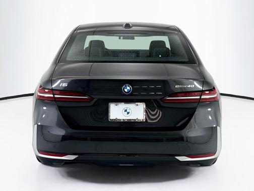 Dark Graphite 2026 BMW i5 eDrive40