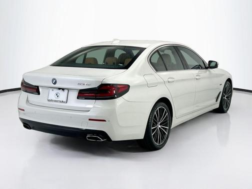 Mineral White Metallic 2023 BMW 530e 530e