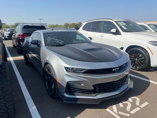Sharkskin Metallic 2024 Chevrolet Camaro SS