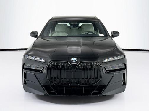 Black Sapphire Metallic 2026 BMW i7 XDrive60