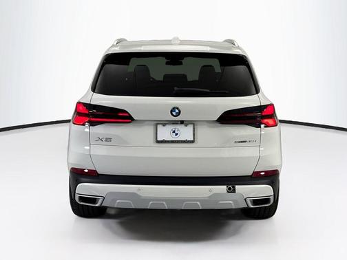 Alpine White 2026 BMW X5 sDrive40i