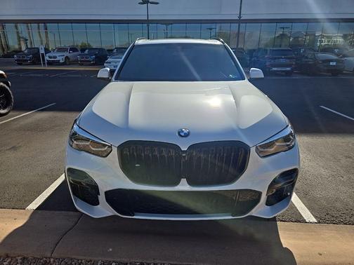 Mineral White Metallic 2023 BMW X5 xDrive40i