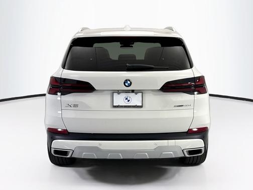 Alpine White 2026 BMW X5 sDrive40i